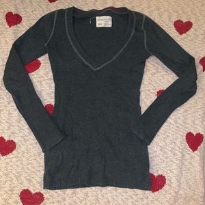 Aeropostale gray v-neck sweater